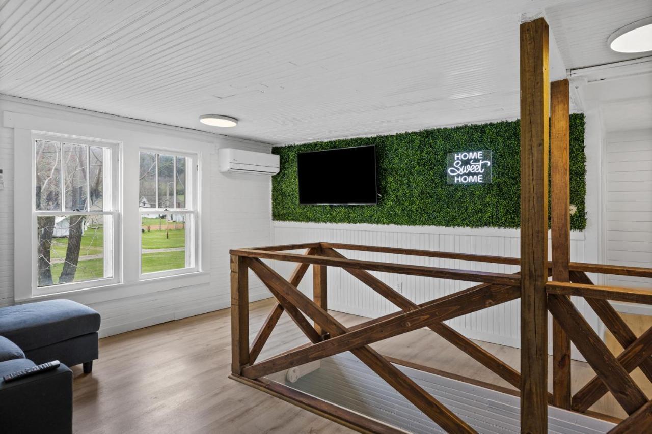 Charming 4 Bedroom Farmhouse With Large Backyard For Entertaining Mountain City Exteriör bild