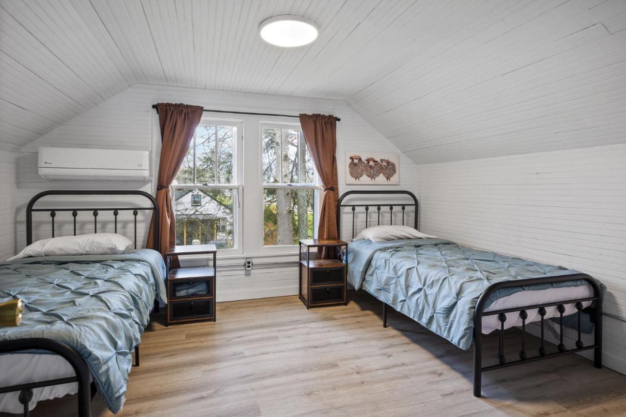 Charming 4 Bedroom Farmhouse With Large Backyard For Entertaining Mountain City Exteriör bild